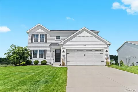1068 Weatherstone Ln, Howell, MI 48843