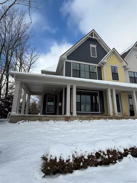 318 S Center St, Northville, MI 48167