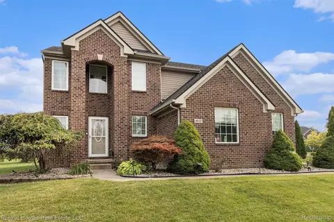 46127 Ashton Woods Ct, Canton, MI 48187
