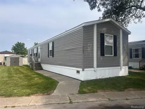 2084 Pauline Dr, Troy, MI 48083