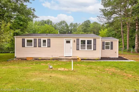 10455 Nichols Rd, Montrose, MI 48457