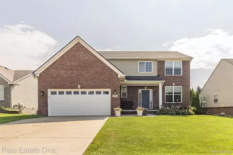 30048 Cider Mill Dr, Lyon, MI 48165