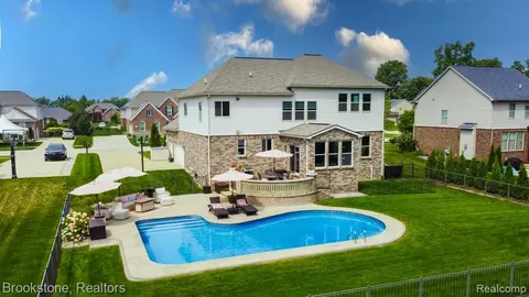53718 Dorner Lake Dr, Chesterfield, MI 48051