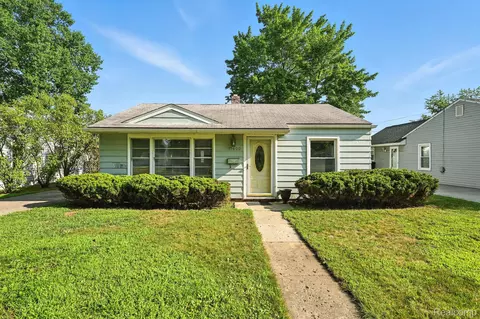 35600 Glen St, Westland, MI 48186