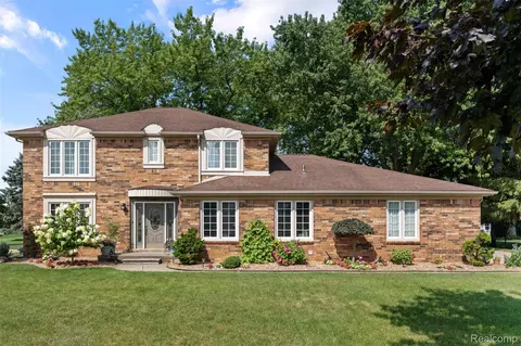 46959 Spruce Dr, Shelby Township, MI 48315