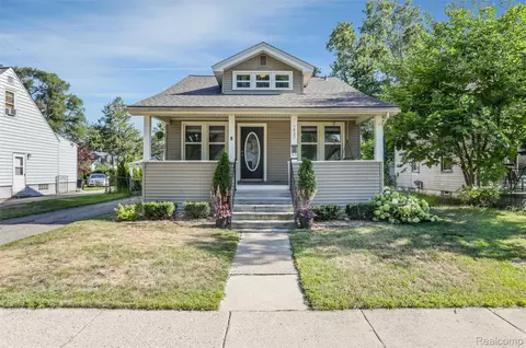1627 W Hazelhurst St, Ferndale, MI 48220