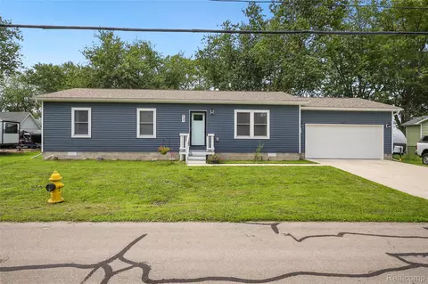 4591 Saint Clair St, Newport, MI 48166