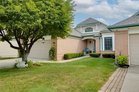 923 Dockside Dr #15, Port Huron, MI 48060