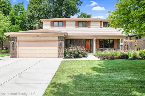 1453 Trevino Dr, Troy, MI 48085