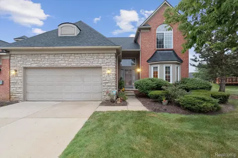 47671 Vistas Circle Dr N, Canton, MI 48188