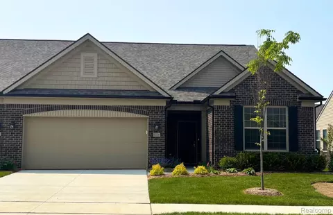 862 Kelpie Dr, Pittsfield, MI 48108