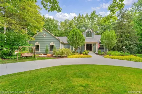 3070 Stanton Rd, Oxford, MI 48371