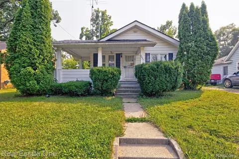 2423 Barth St, Flint, MI 48504