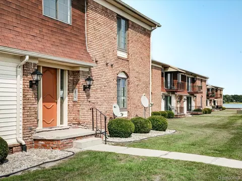 1900 River Road Building C Rd UNIT 2, Marysville, MI 48040