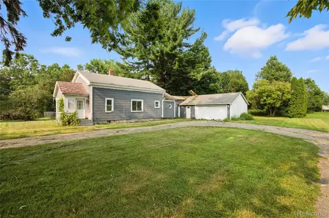 8186 N Clio Rd, Mount Morris, MI 48458