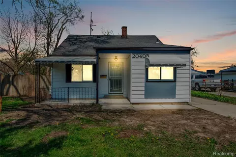 20405 E 11 Mile Rd, Saint Clair Shores, MI 48081