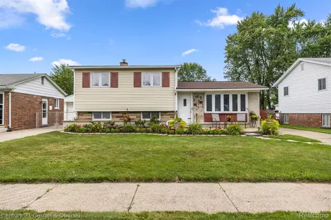 27444 Windsor St, Garden City, MI 48135