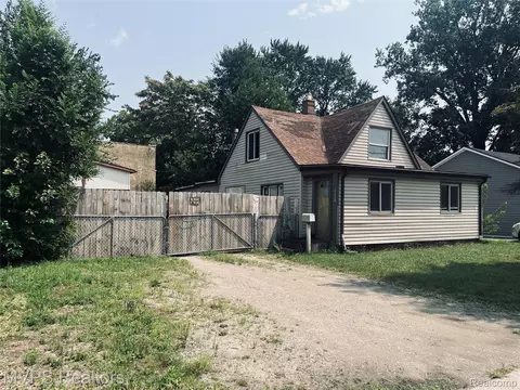 23928 Dequindre Rd, Warren, MI 48091