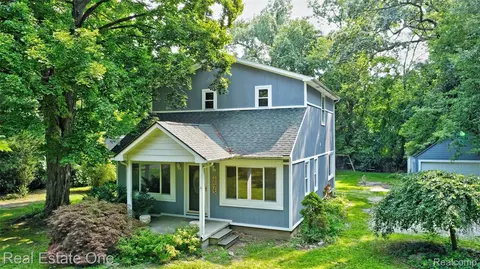 2675 Massena St, Commerce, MI 48382
