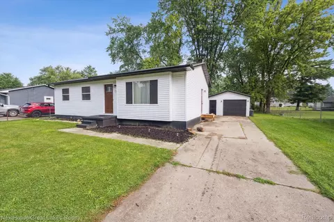 7223 Allegan Dr, Davison, MI 48423