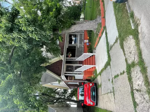 17041 Dora St, Melvindale, MI 48122