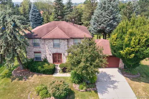 23823 Hickory Grove Ln, Novi, MI 48375