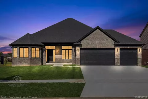54161 Carrigan Dr, New Baltimore, MI 48047
