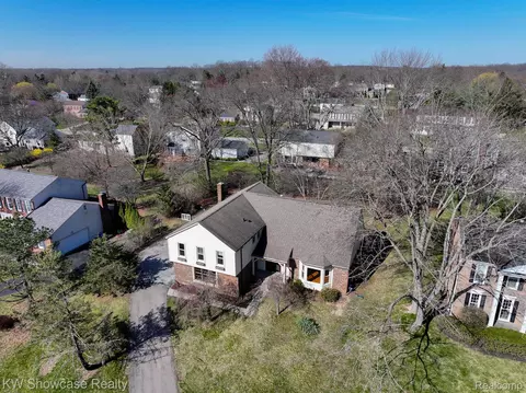 4238 Still Meadow Ln, West Bloomfield, MI 48323