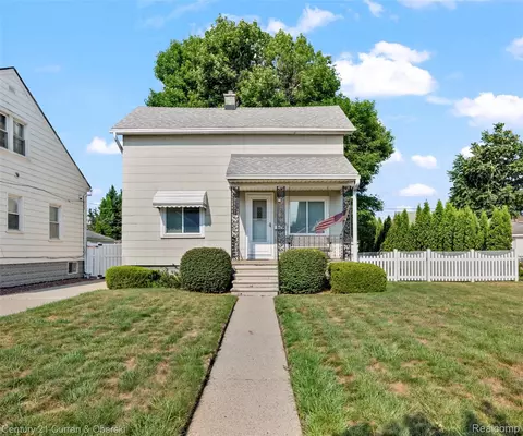 5451 Kenilworth St, Dearborn, MI 48126