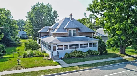 8028 Clarence St, Goodrich, MI 48438