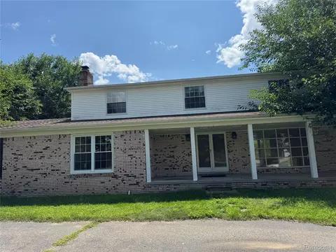 5628 Skylite Ln, Shelby Township, MI 48316