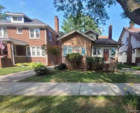 1032 Beaconsfield Ave, Grosse Pointe, MI 48230
