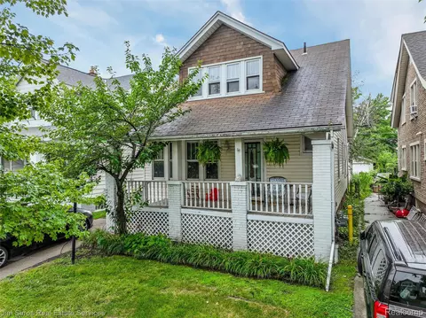 1417 Beaconsfield Ave, Grosse Pointe, MI 48230