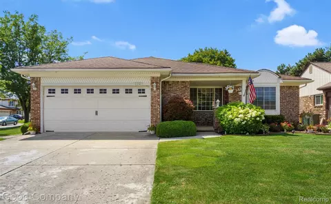 1391 Leafgreen Dr, Troy, MI 48083