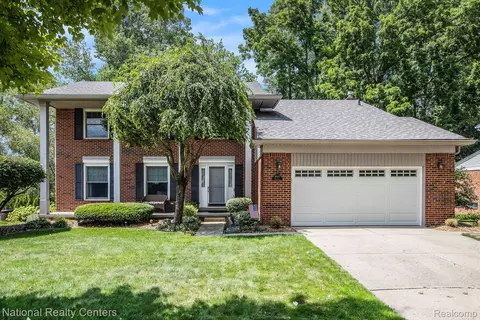 8979 Woodberry Road Rd, Plymouth, MI 48170
