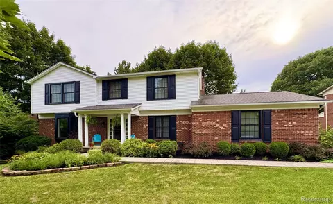 12315 Glenview Dr, Plymouth, MI 48170