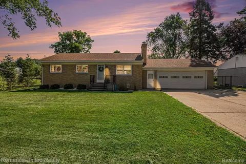 5417 Leland St, Brighton, MI 48114