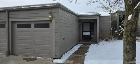767 Skynob Dr, Ann Arbor, MI 48105