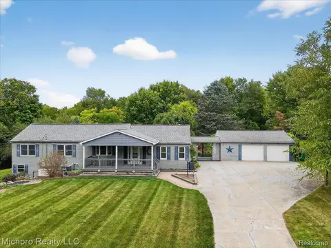 4932 Grange Hall Rd, Groveland, MI 48442