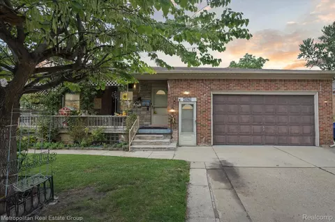 4529 Frazho Rd, Warren, MI 48091