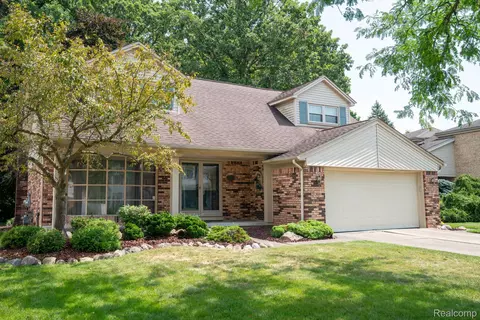 20259 Wellesley St, Riverview, MI 48193