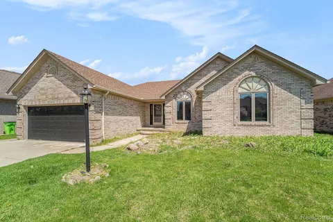 53242 Clarion Dr, Macomb, MI 48042