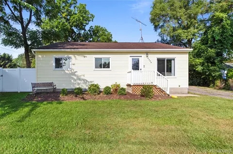 2329 N Duck Lake Rd, Highland, MI 48356