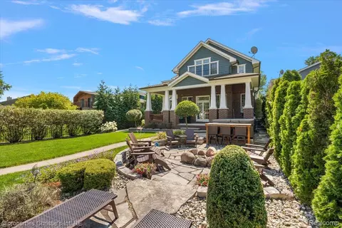 37848 Siesta St, Harrison, MI 48045