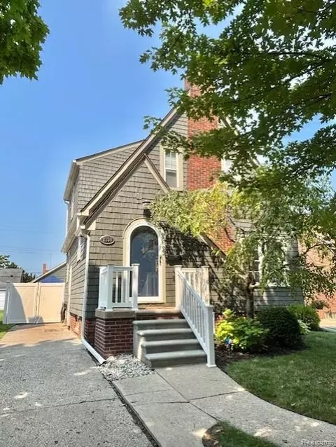 2336 22nd St, Wyandotte, MI 48192