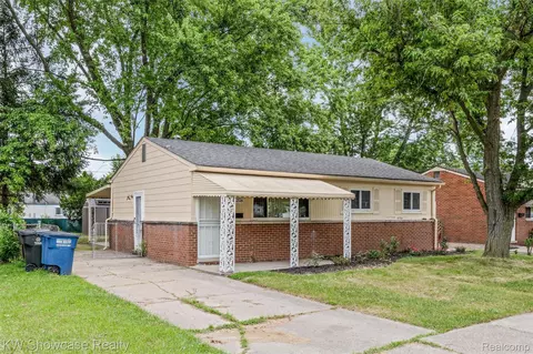 32116 Palmer Rd, Westland, MI 48186