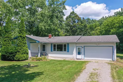 4089 Day St, Burton, MI 48519