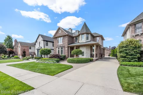 312 Woodward Ave, Rochester, MI 48307