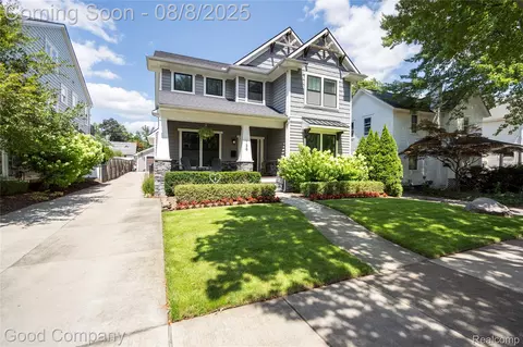 136 Griggs St, Rochester, MI 48307