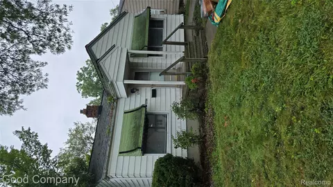 5706 Greenview Ave, Detroit, MI 48228